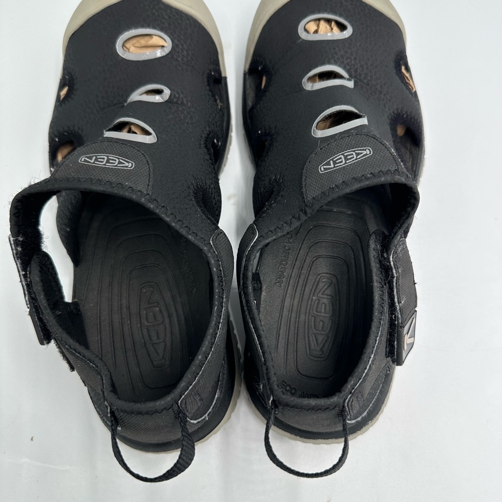 KEEN Stingray Big Kid Size 4 Closed Toe Water Sandals Black/Drizzle 1023153 - Picture 5 of 9